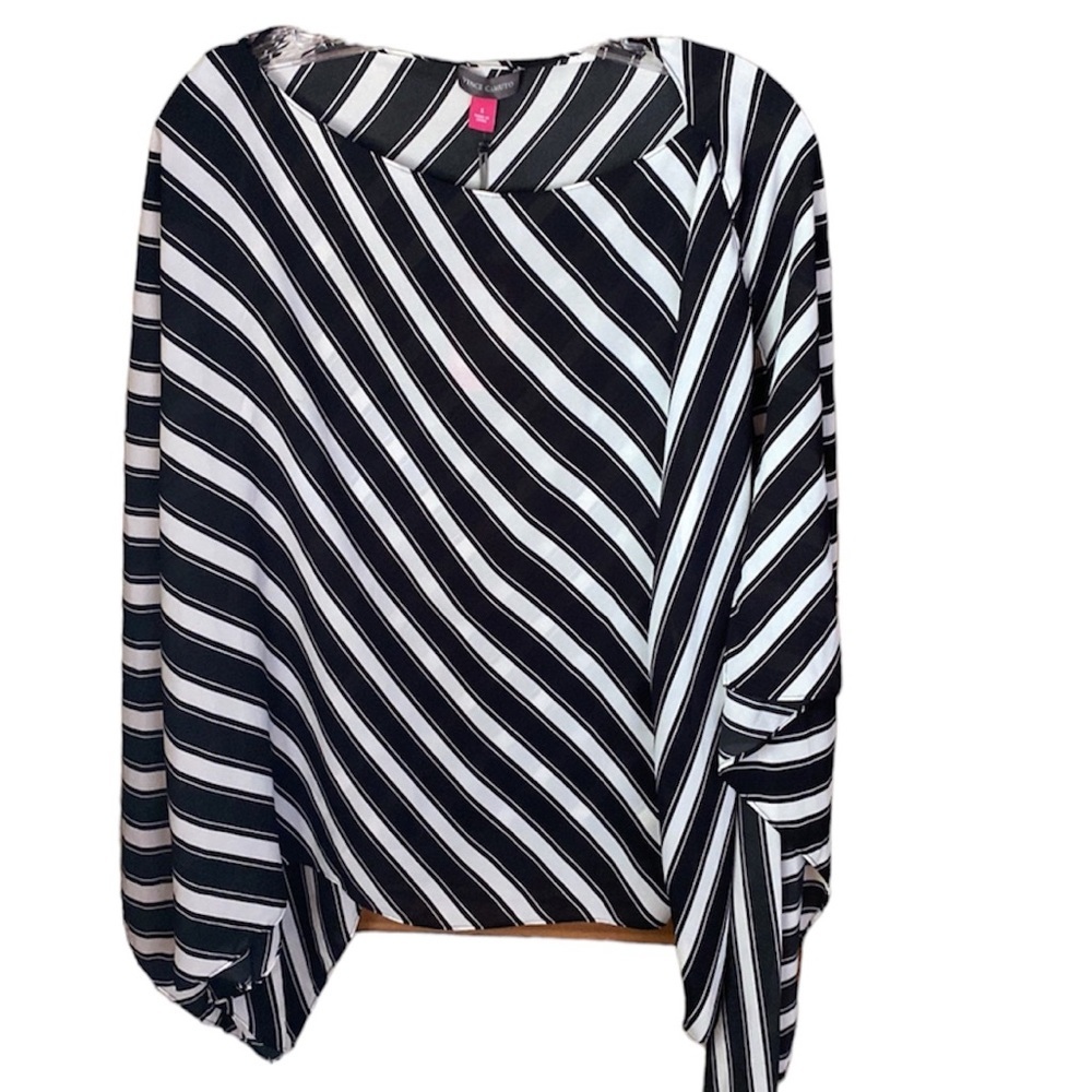 NWT Vince Camuto black& white striped Dolman flutter sleeve blouse sz small